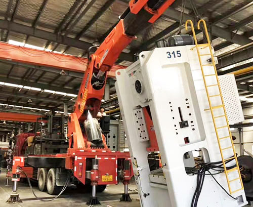 开福附近随车吊出租，轻松解决运输难题