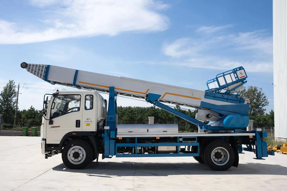 开福云梯上料车租赁费用